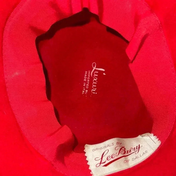 ?Originals by Lee Bury of Dallas Vintage Women’s Red Classic Wool Hat w/Ribbon